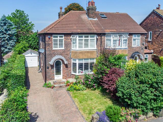 House for sale in Carr Manor, Moor Allerton