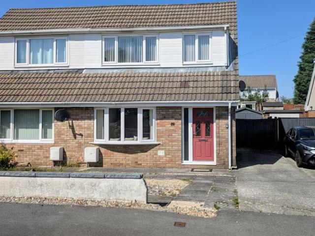 House for sale in Llanedi, Tycroes