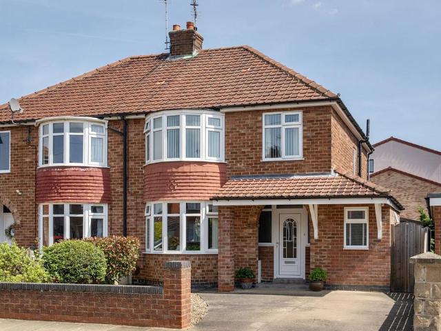 House for sale in High Field, York