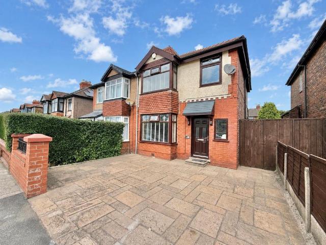 House for sale in Guide Bridge, Greenheys