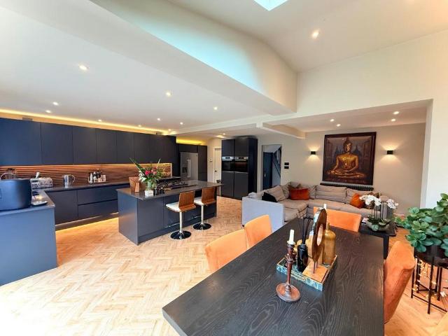 House for sale in Cheadle Hulme, Greater Manchester