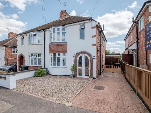 House for sale in Rushden, North Northamptonshire