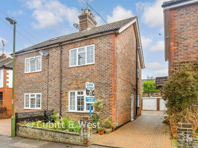 House for sale in Perryfields, West Sussex