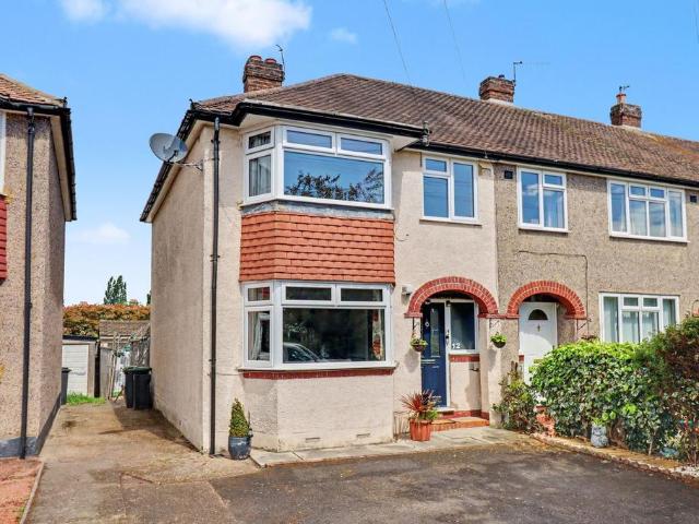 House for sale in Hook, Greater London