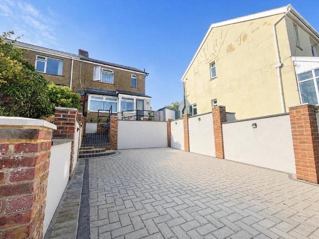 House for sale in Mount Pleasant, Iford