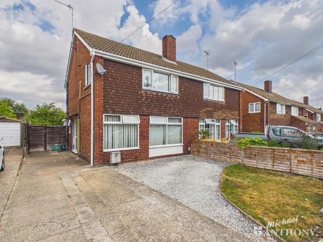 House for sale in Bedgrove, Aylesbury