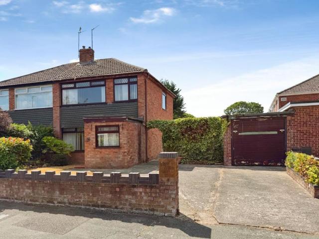 House for sale in Rossmore, Cheshire