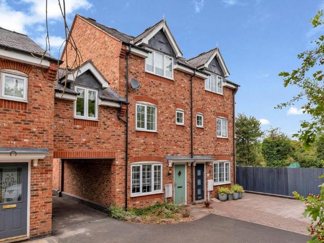 House for sale in Elmfield, Leicestershire