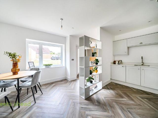 House for sale in London Borough of Croydon, Kenley
