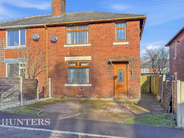 House for sale in Caldermoor, Burnedge
