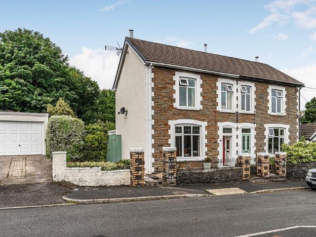 House for sale in Llantwit Fardre, Efail Isaf