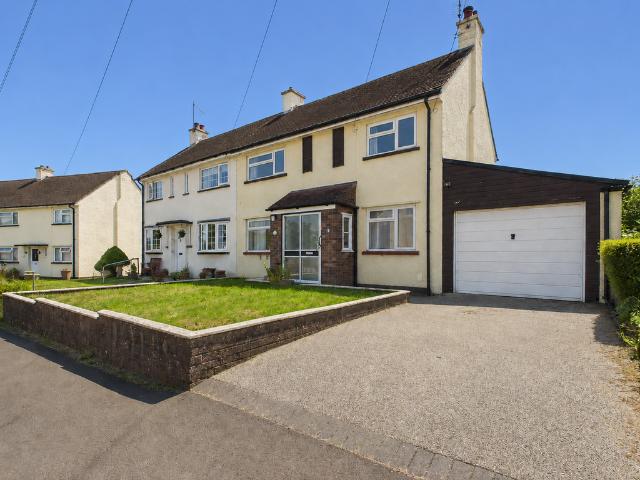 House for sale in Llanbadoc, Wales