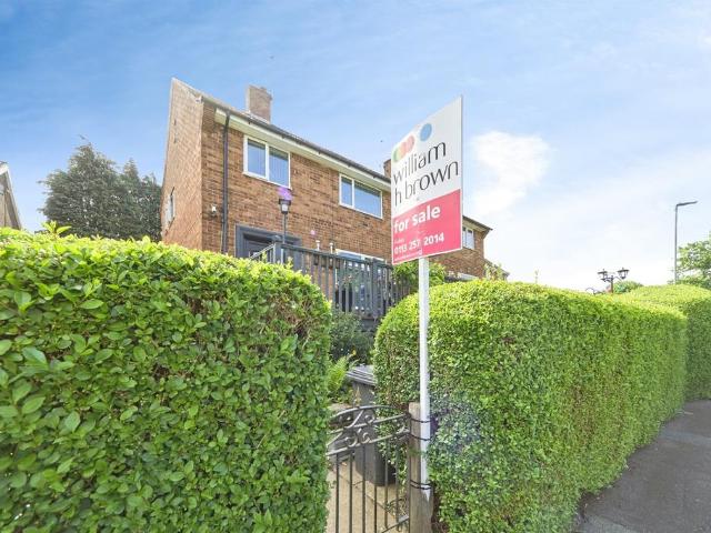 House for sale in Farsley, West Yorkshire