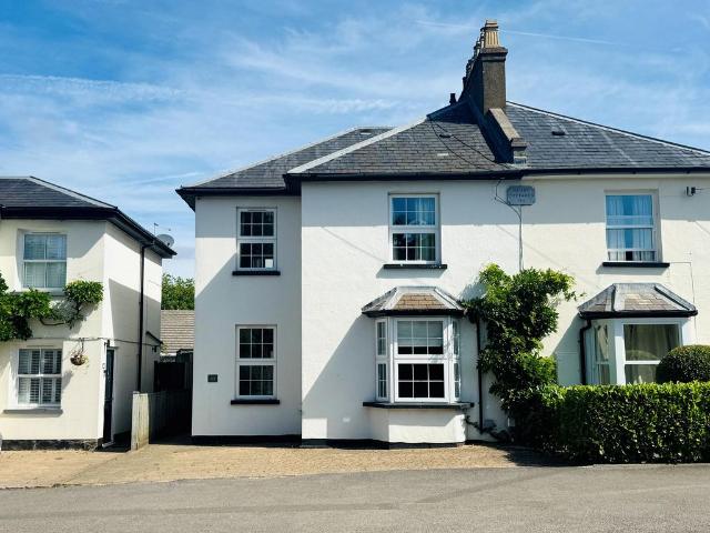 House for sale in Manor Park, Epsom