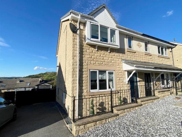 House for sale in Huddersfield, West Yorkshire