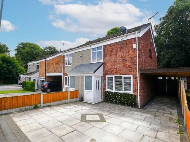 House for sale in New Hall Farm, Wigan