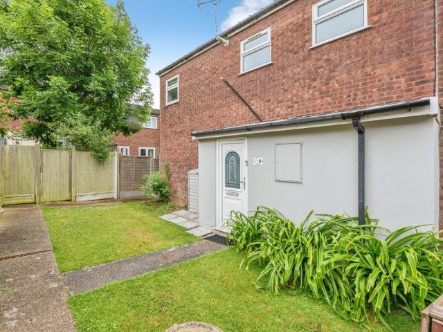 House for sale in Laindon, Essex