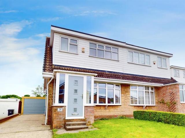 House for sale in Shelf, West Yorkshire