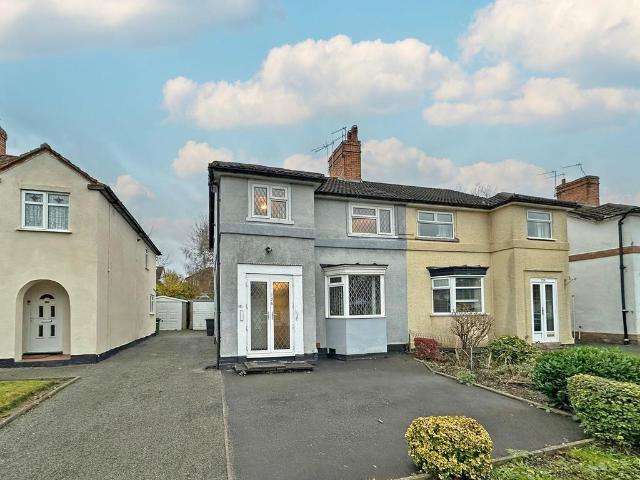House for sale in Aldersley, West Midlands