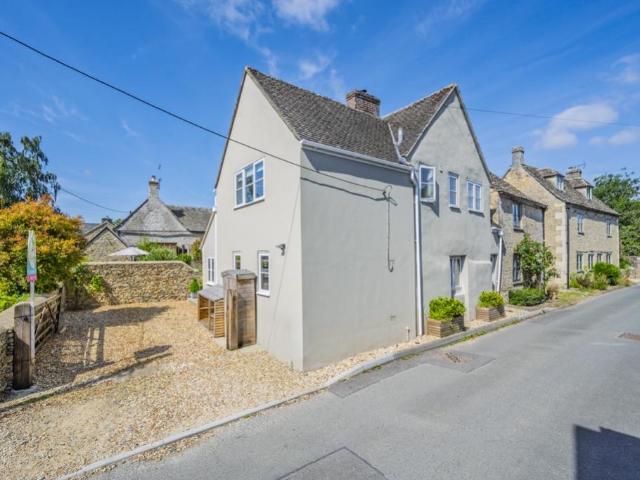 House for sale in Fossebridge, Gloucestershire