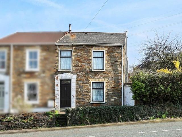 House for sale in Tyrfran, Felinfoel