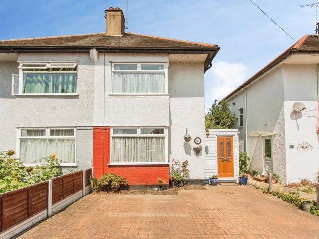 House for sale in Alton Barnes, Essex
