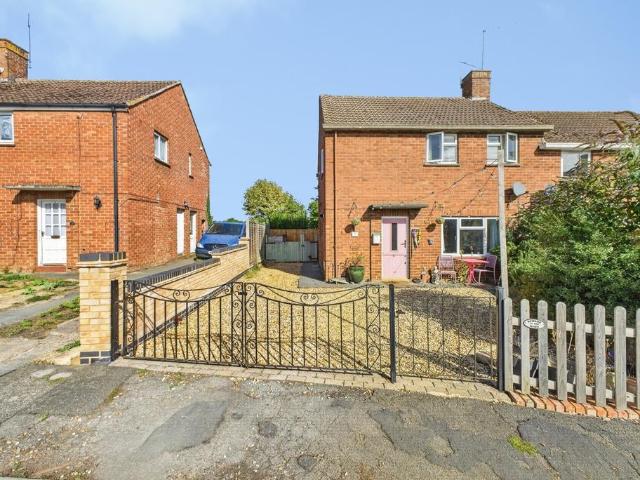 House for sale in Weedon Bec