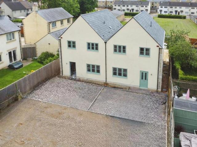 House for sale in Fossebridge, Gloucestershire