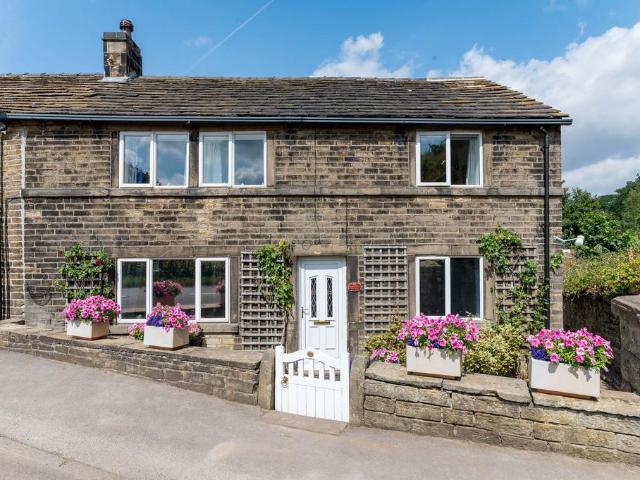 House for sale in Shelley, Lower Cumberworth
