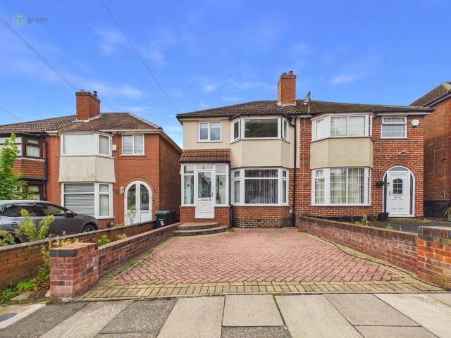 House for sale in Perry Beeches, Birmingham