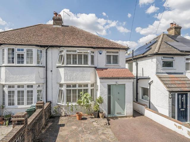 House for sale in Watford Rural, Batchworth