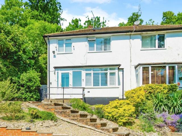 House for sale in Hillview, Surrey