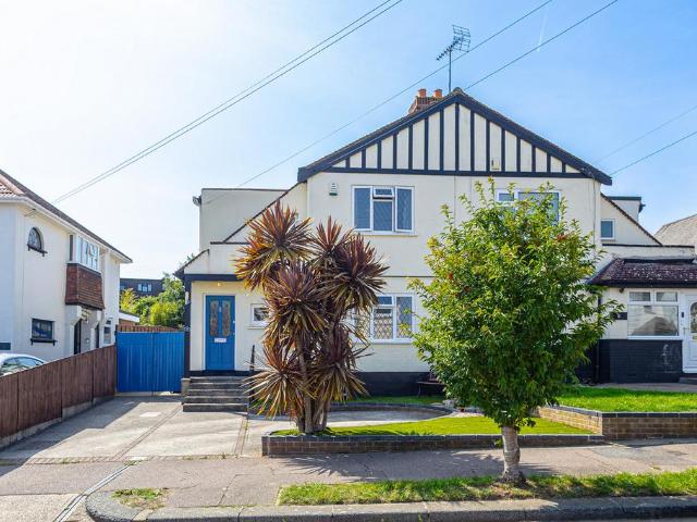 House for sale in Alton Barnes, Essex