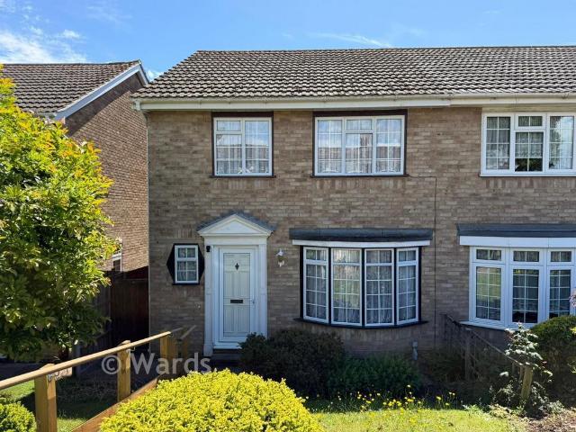 House for sale in Allington, Midway