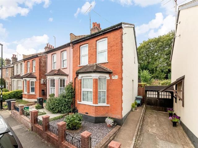 House for sale in London Borough of Croydon, Kenley