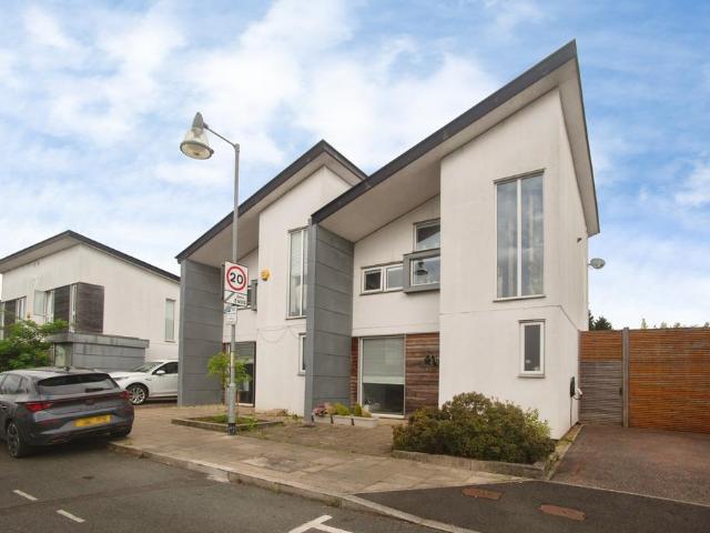 House for sale in Georgia, Greater Manchester