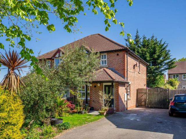 House for sale in High Field, York
