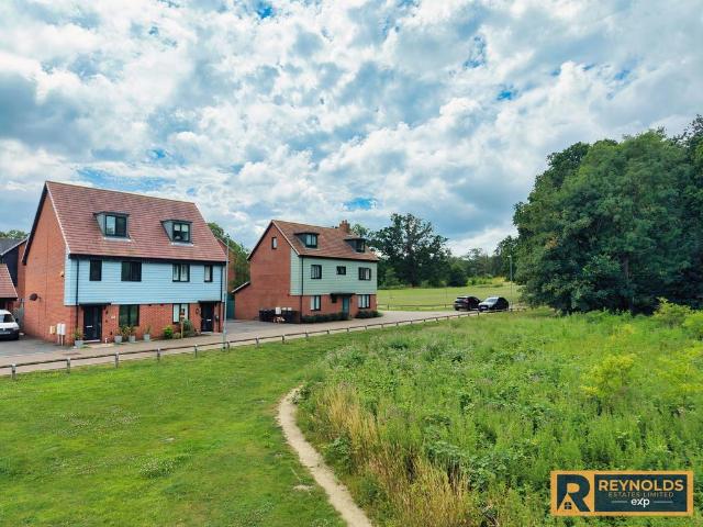House for sale in Leybourne, Bourne Vale