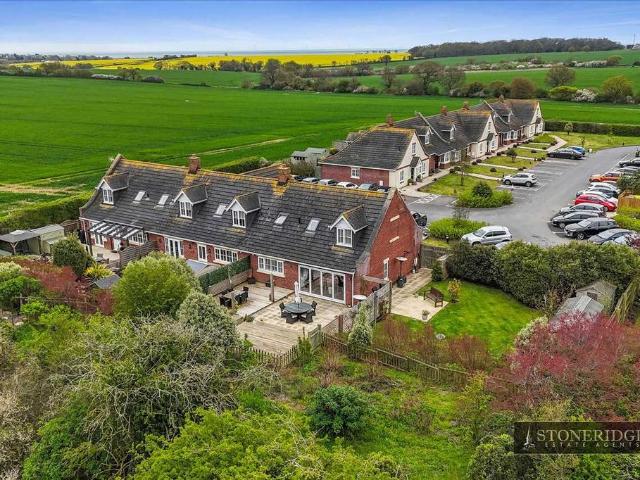 House for sale in Frinton and Walton, Dale Hill
