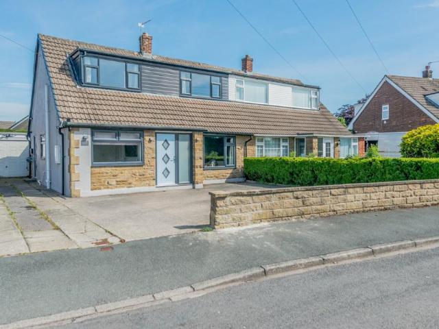 House for sale in Lower Wyke, West Yorkshire