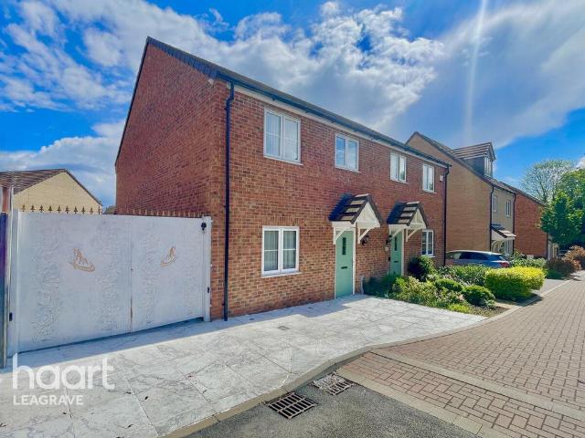 House for sale in Marsh Farm, Luton