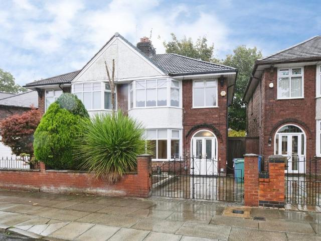 House for sale in Oak Hill Park, Calderstones