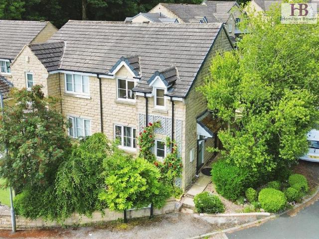 House for sale in Westwood Park, West Yorkshire