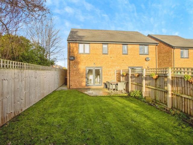 House for sale in Kinsley, West Yorkshire