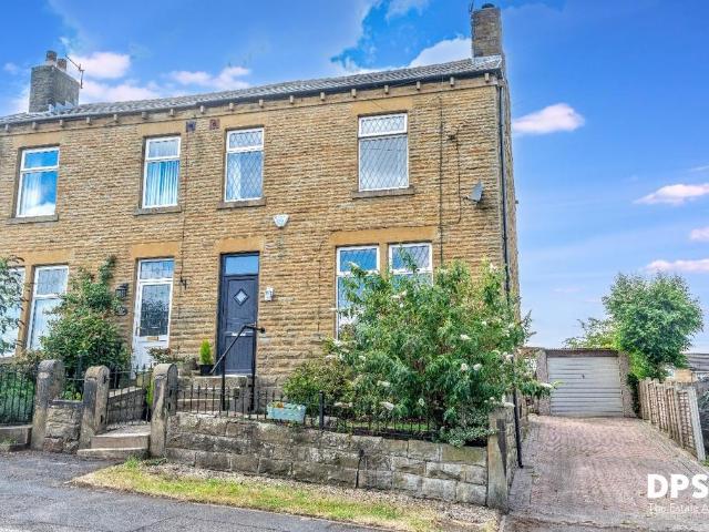 House for sale in Carlinghow, Batley