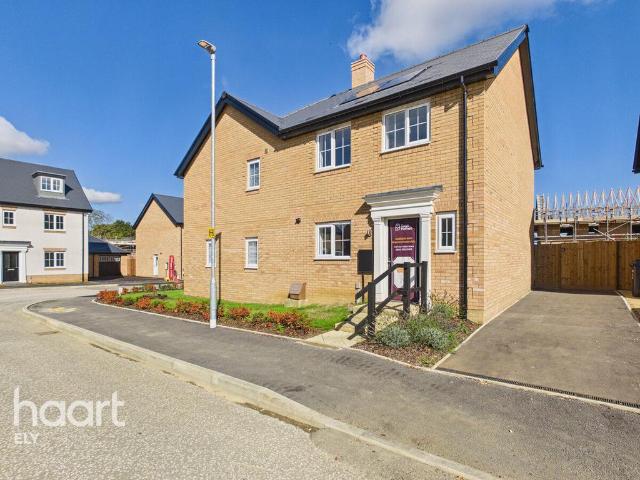 House for sale in Orchards Green, Barway