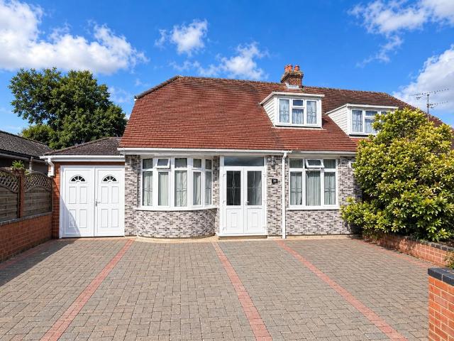 House for sale in Leagrave, Luton
