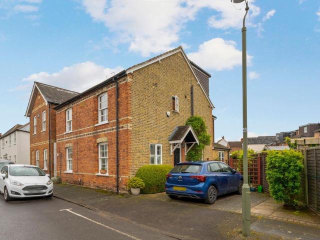House for sale in Weybridge, Elmbridge