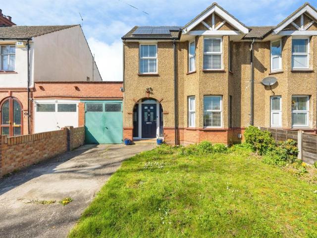 House for sale in Cauldwell, Bedford