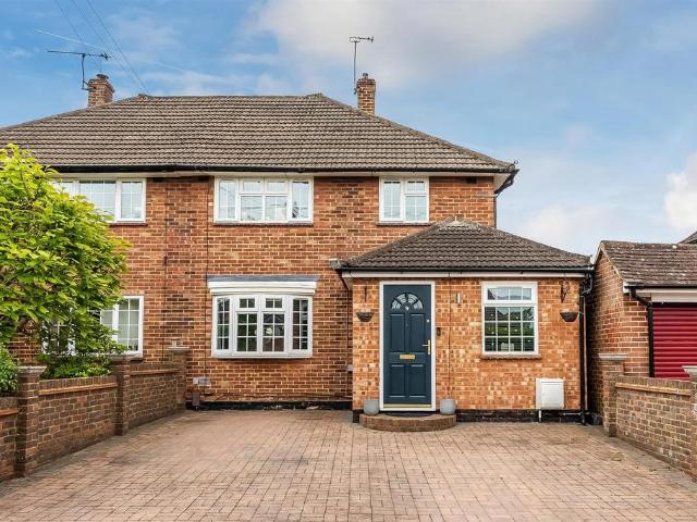 House for sale in Pachesham Park, Surrey